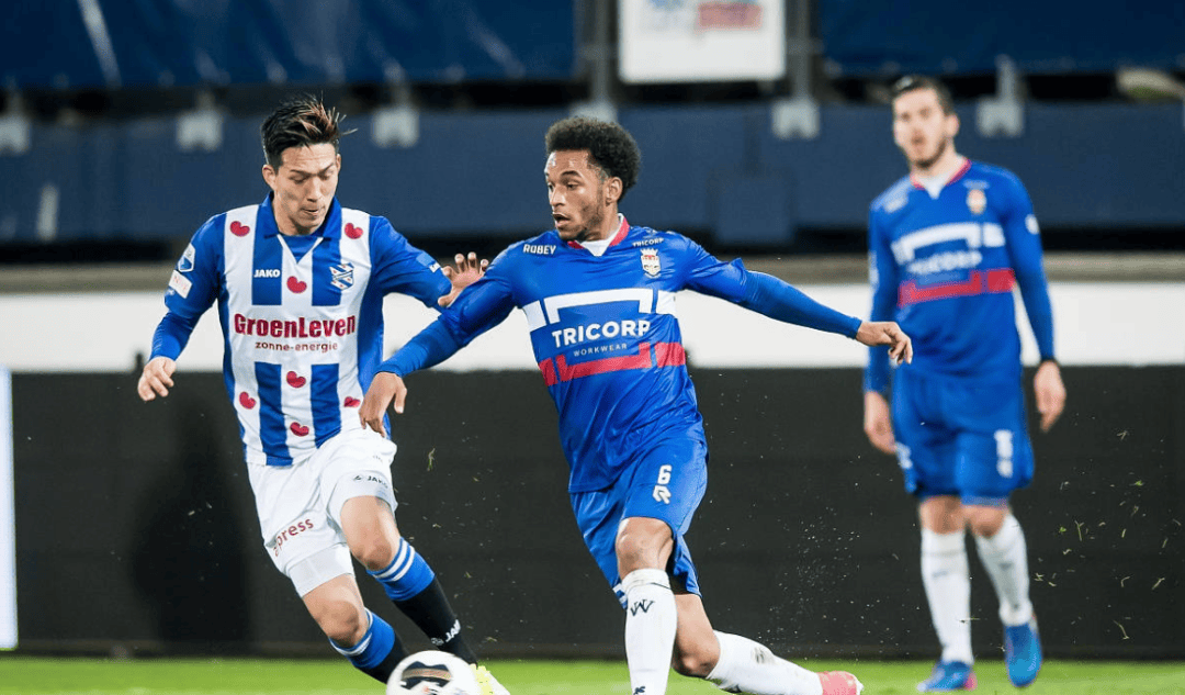 1年前还场均20+3+2，被视为夺冠拼图，如今被无情裁员，彻底销声匿迹！.