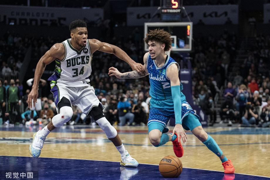 队报评分巴黎3-2里昂：多纳鲁马、阿什拉夫8分并列最高.